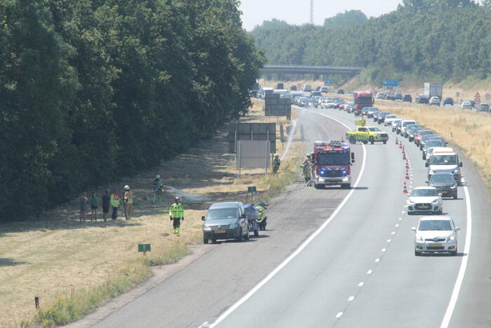 Bermbrand langs snelweg