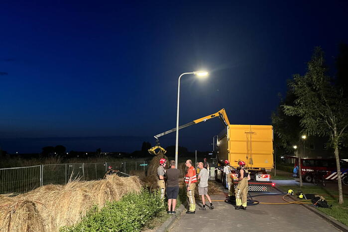 Langdurige klus bij brand in hooibalen