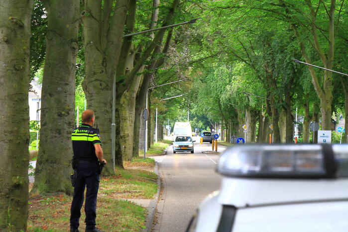 Twee fietser botsen op fietspad