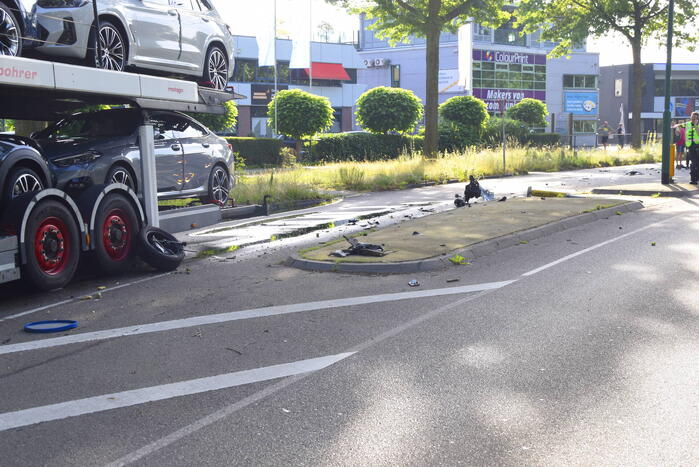 Vrachtwagen lekt honderden liters diesel na botsing