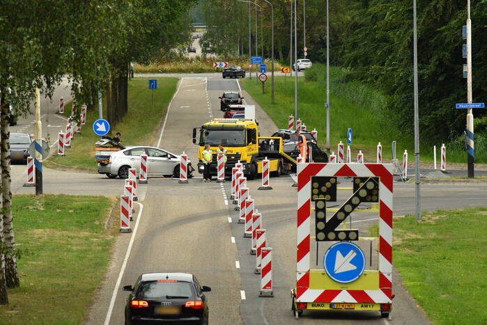 Flinke schade bij aanrijding tussen twee auto's