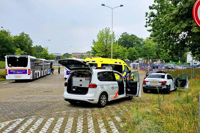 Lijnbus in botsing met personenwagen