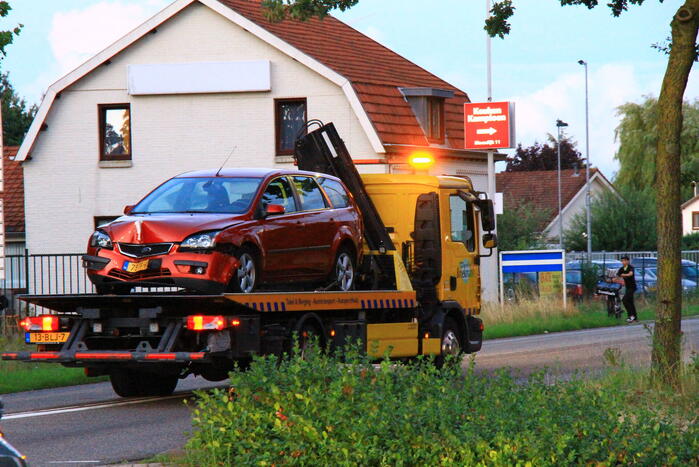 Opnieuw auto tegen lantaarnpaal gecrasht