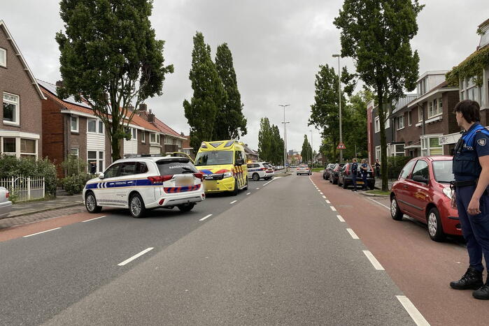 Voetganger gewond bij aanrijding, bestuurder slaat op de vlucht