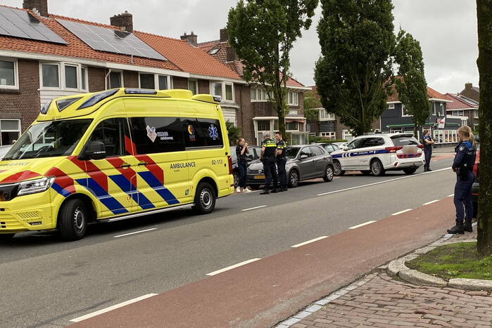 Voetganger gewond bij aanrijding, bestuurder slaat op de vlucht