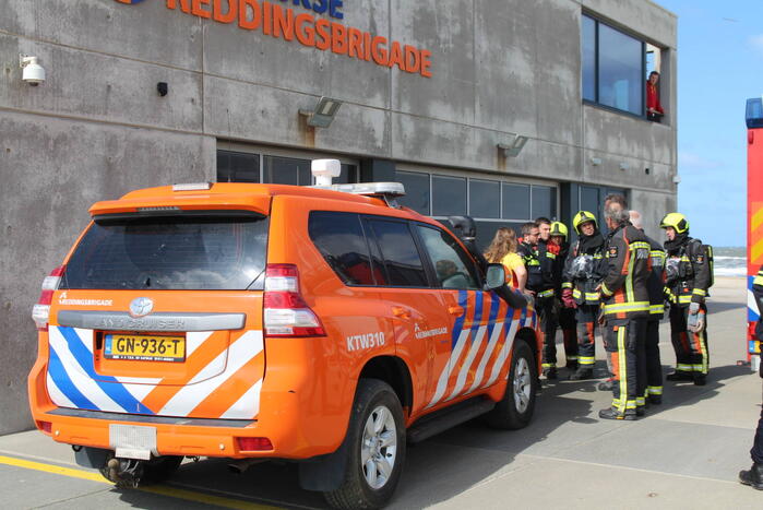 Brandweer ingezet voor jerrycan op strand