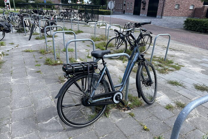 Overstekende fietser aangereden door automobilist