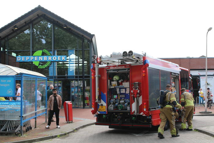 Winkelcentrum Deppenbroek ontruimd vanwege brand