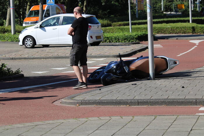 Scooterrijder gewond bij botsing