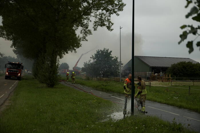 Boerderijwinkel verwoest door brand