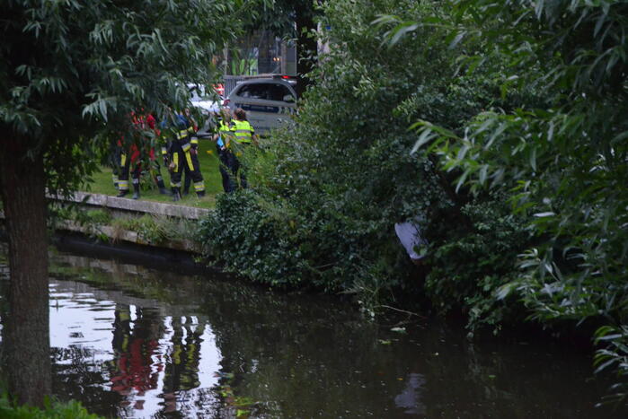 Persoon uit water gered