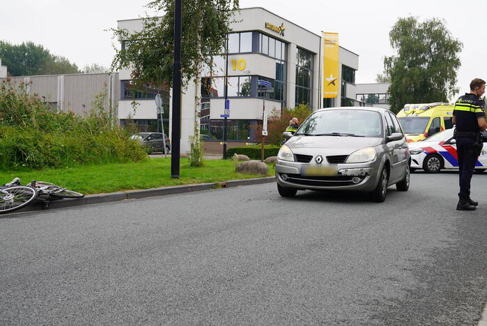 Fiets meegesleept bij ongeval met auto