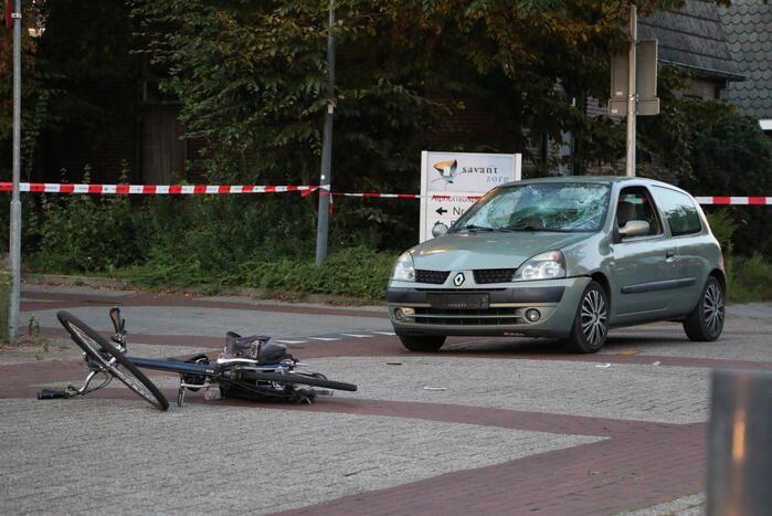 Fietser zwaargewond bij verkeersongeval