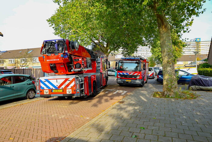 Brandweer forceert woning vanwege brand in keuken