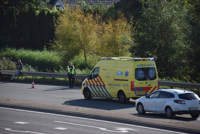 Schade bij botsing tussen bestelbus en auto