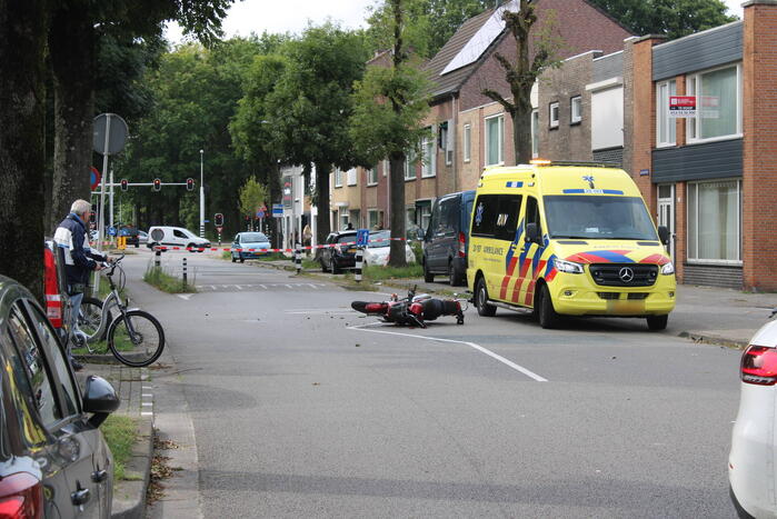 Motorrijder hard ten val