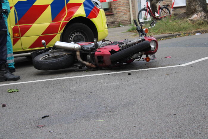 Motorrijder hard ten val