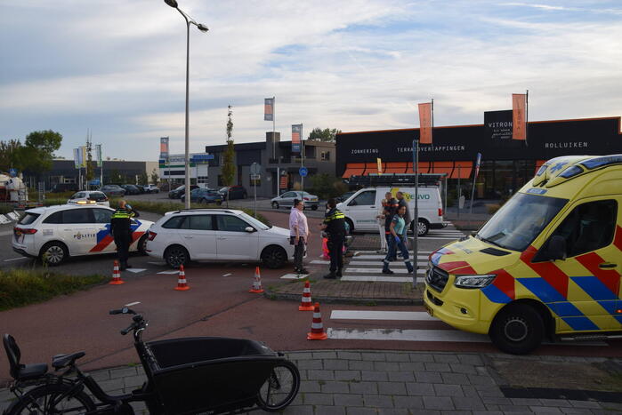 Voetganger geschept bij oversteekplaats