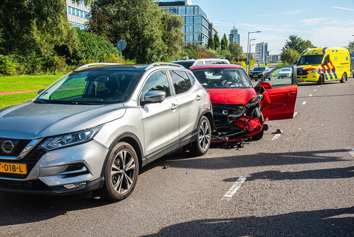 Gewonde bij kettingbotsing tussen drie voertuigen