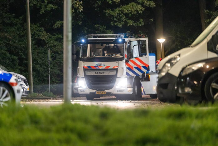 Groot onderzoek naar aantreffen explosieven bij auto en scooter