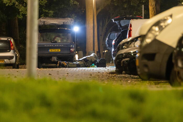 Groot onderzoek naar aantreffen explosieven bij auto en scooter