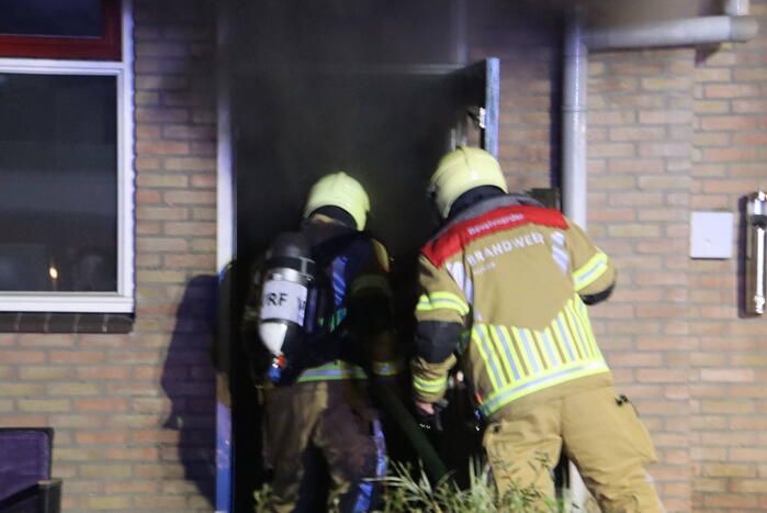 Flat ontruimd door felle brand