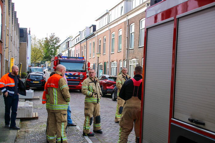 Ingezakt wegdek zorgt voor melding gaslekkage