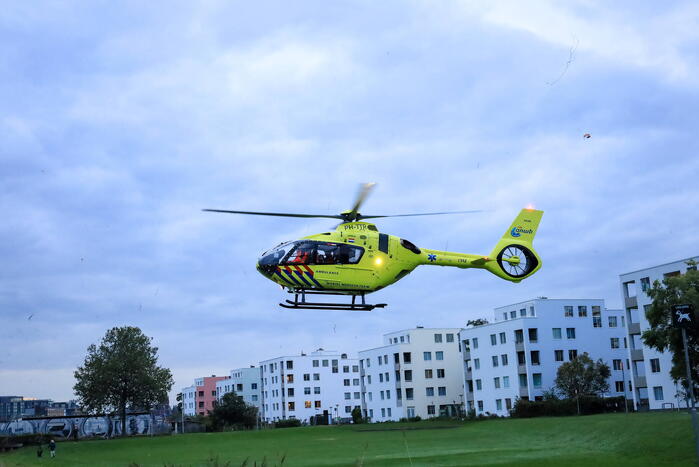 Traumahelikopter ingezet bij woningbrand