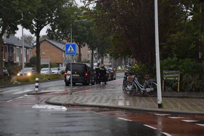 Bestuurder van bestelbus en fietser in botsing