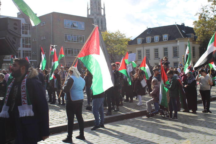 Pro Palestina demonstratie trekt veel mensen