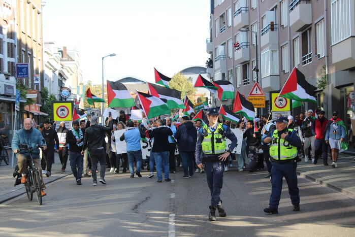 Pro Palestina demonstratie trekt veel mensen