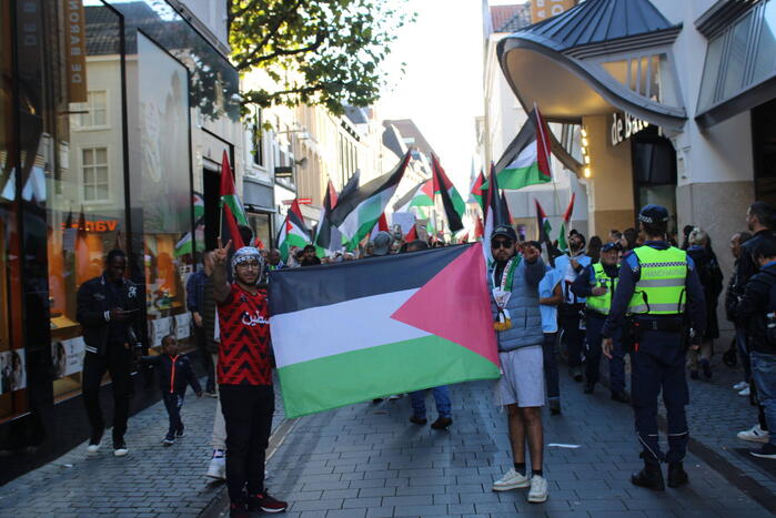 Pro Palestina demonstratie trekt veel mensen