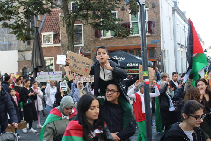 Pro Palestina demonstratie trekt veel mensen