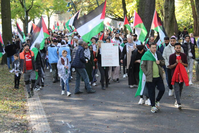 Pro Palestina demonstratie trekt veel mensen