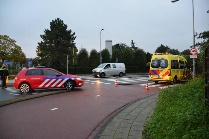 Scooter bestuurder gewond bij aanrijding