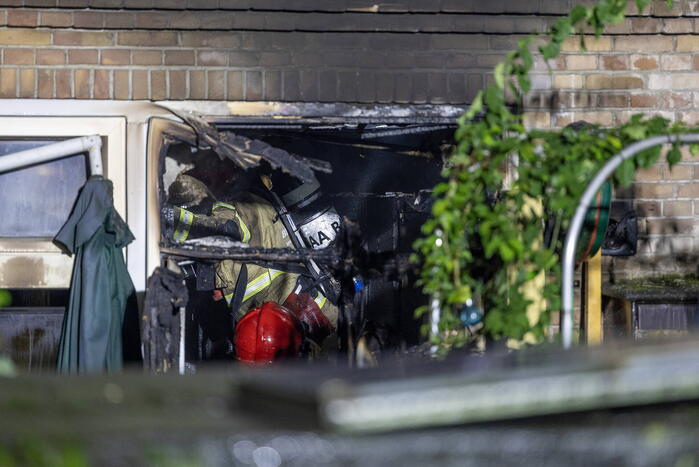 Meerdere personen gecontroleerd bij hevige woningbrand