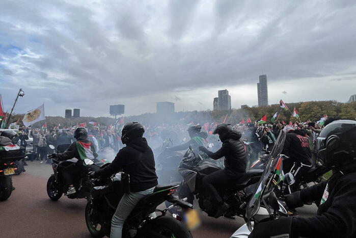 Grote opkomst pro-palestina demonstratie op het Malieveld