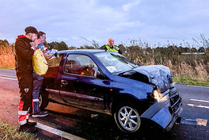 Veel schade bij kop-staartbotsing tussen drie voertuigen