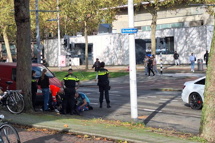 Fietser aangereden door bestelbus