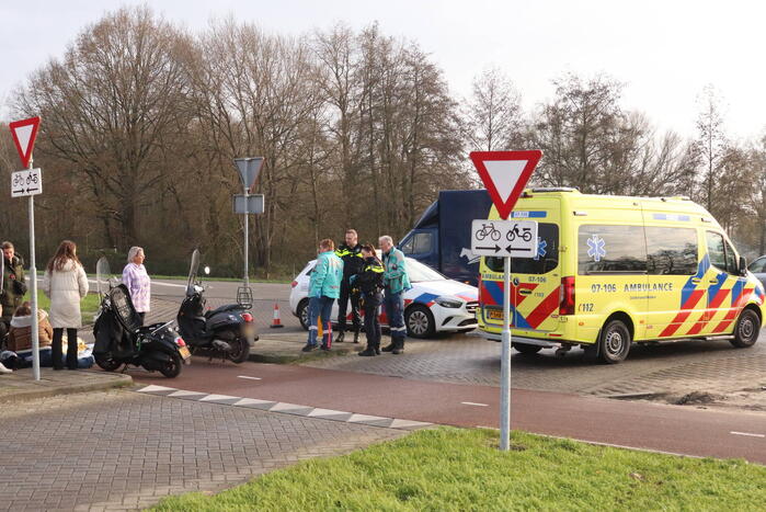 Gewonde bij ongeval tussen scooter en auto