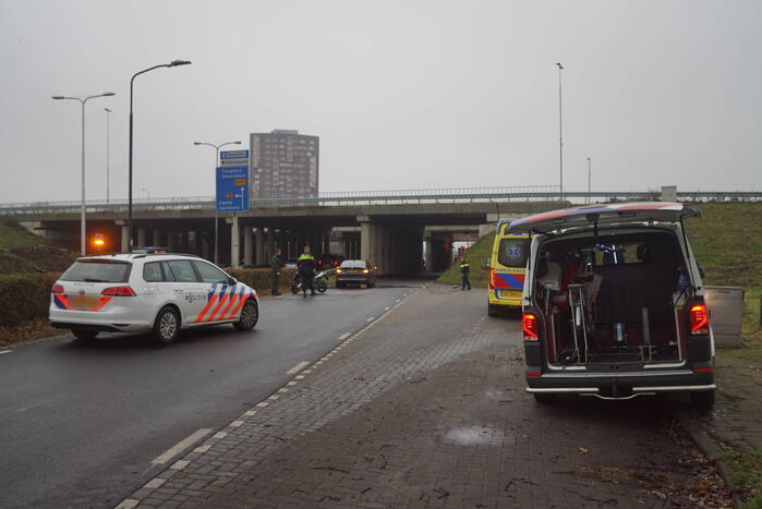 Fietsster gewond bij aanrijding met brommerrijder