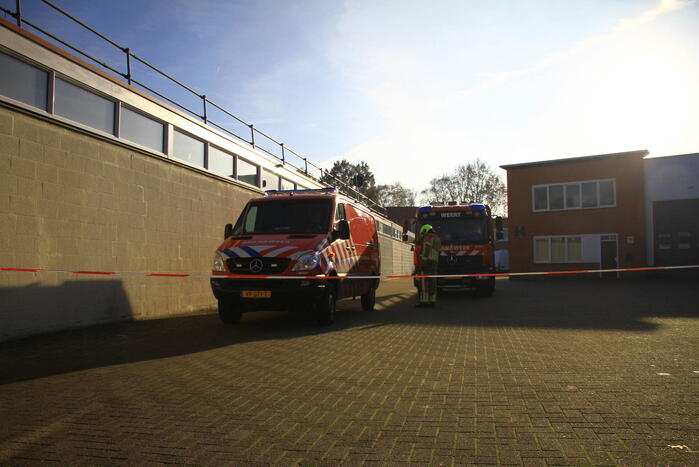 Gaslucht waargenomen in bedrijfshal