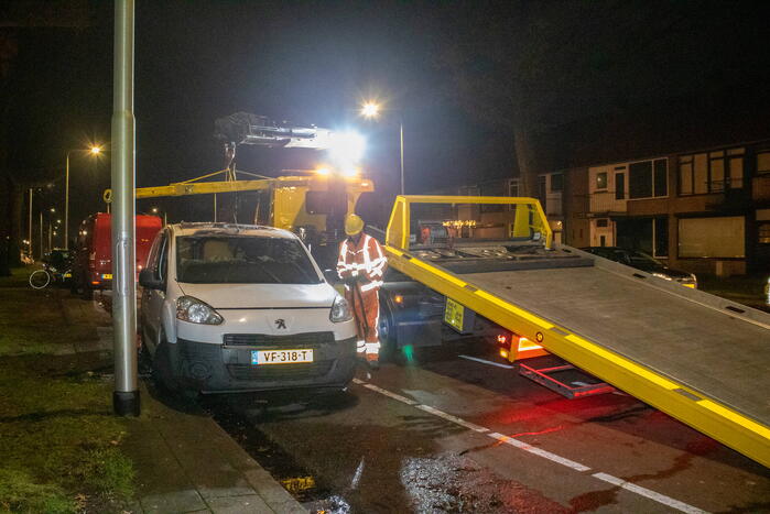 Onderzoek naar brandstichting in bestelbus