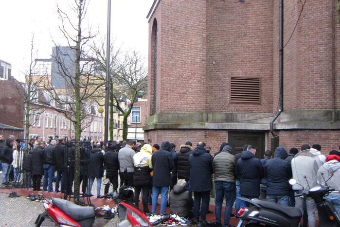 Tegendemonstratie na aankondiging verbranden van Koran