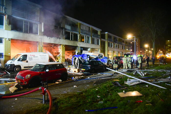 Grote brand uitgebroken na explosie bij appartementencomplex