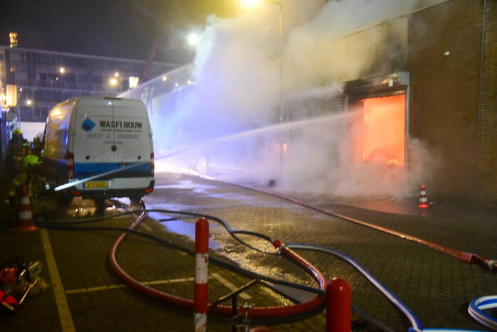 Grote brand uitgebroken na explosie bij appartementencomplex