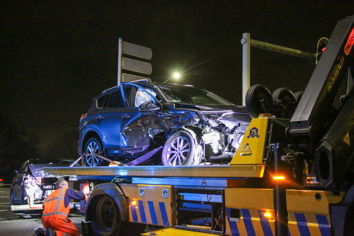 Meerdere gewonden bij fikse aanrijding