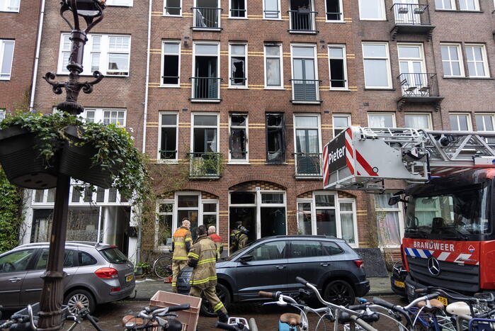 Enorme schade bij brand in woning