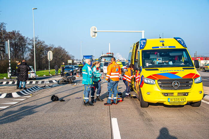 Motorrijder ernstig gewond bij aanrijding