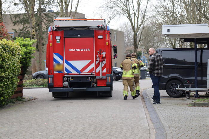 Brandweer doet onderzoek naar vreemde lucht